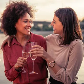 ¡Pss, pss! Ha llegado a Madrid un club que conecta a mujeres con talento