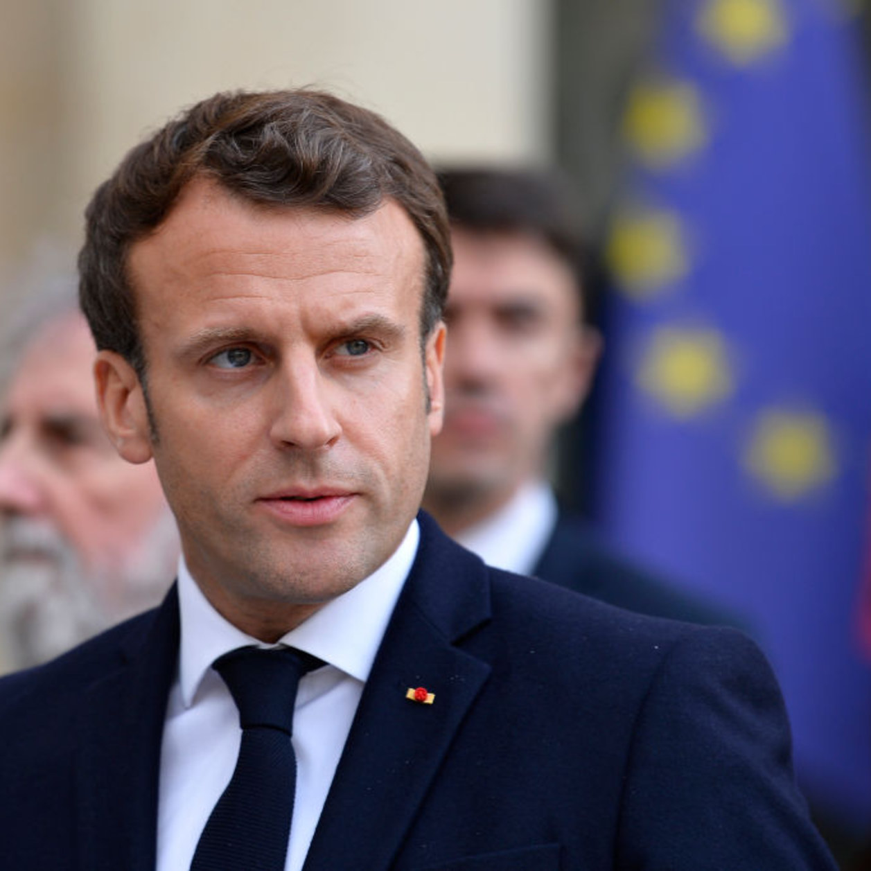 Emmanuel Macron appelé à lutter pour protéger l'IVG, 
