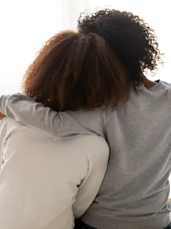 A mi hija le ha venido la regla: ¿cómo afrontar la primera charla?
