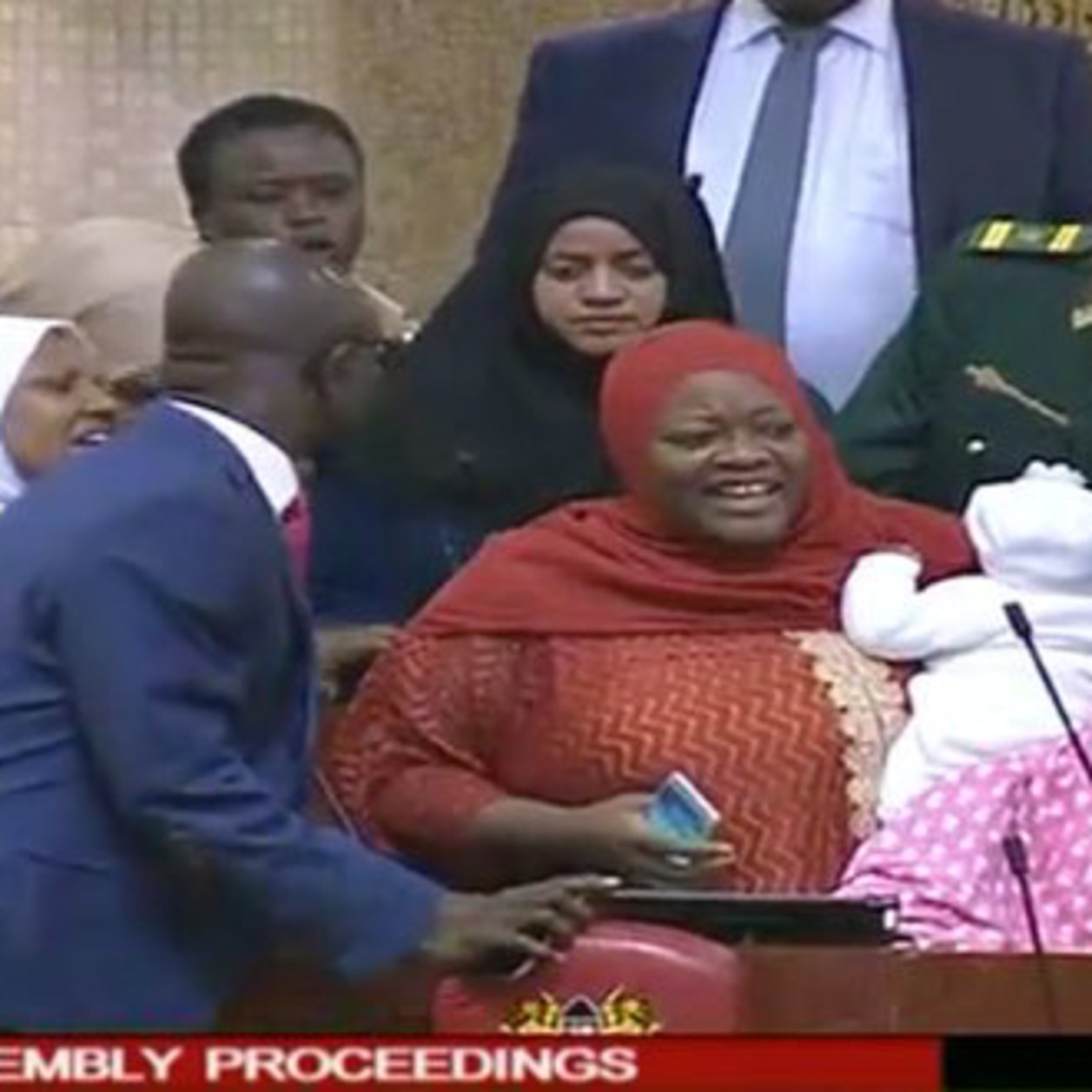 Obligée de venir avec son bébé, une députée kenyane a été priée de quitter le Parlement