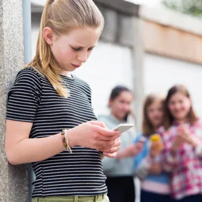 Cómo mantener a los niños seguros en las redes sociales