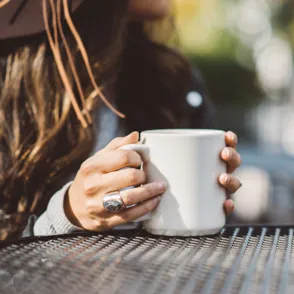 Tómate una pausa y sé feliz: la importancia de dedicarse tiempo a una misma