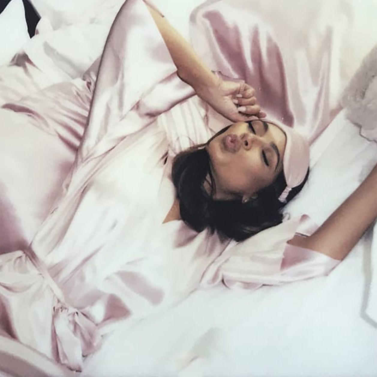 5 bonnes raisons de dormir sur une taie d'oreiller en soie