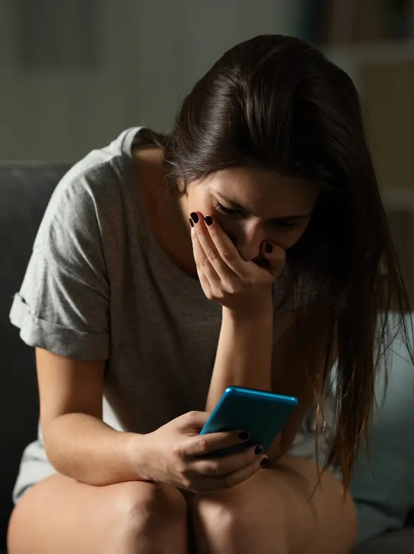 Ciber acoso en redes: ¿y si ella fueras tú?