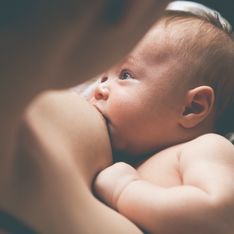 Retarder le premier bain de bébé après la naissance aiderait à l'allaitement