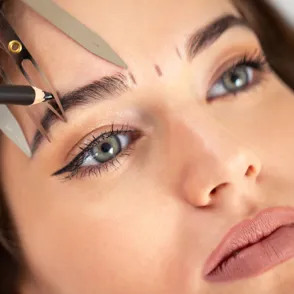 Micropigmentación de cejas: repasamos las dudas más frecuentes