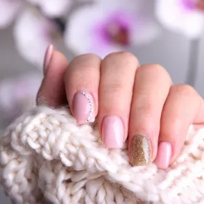 Todo lo que debes saber sobre las uñas postizas para una manicura top