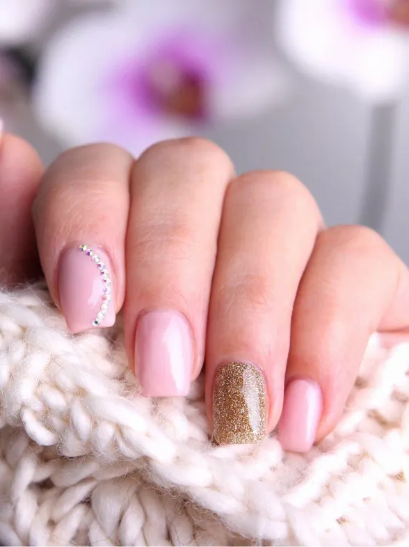 Todo lo que debes saber sobre las uñas postizas para una manicura top