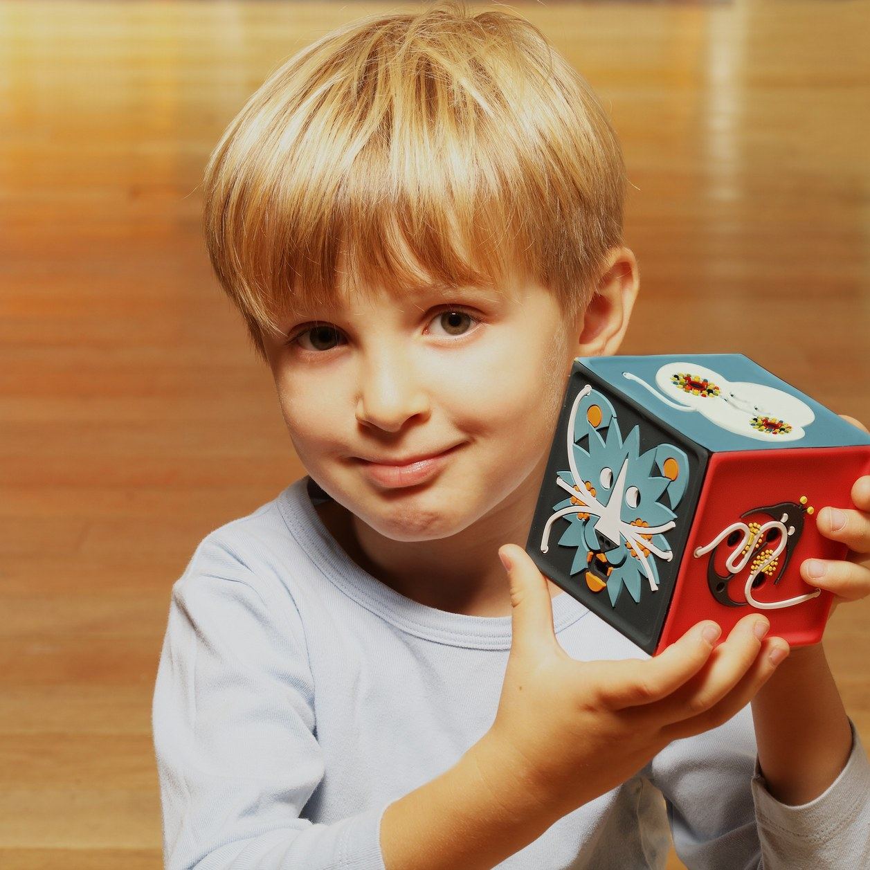 Lunii, Storikid, Conteuse merveilleuse, Bookinou : Quelle boîte à histoires choisir pour mon enfant ?