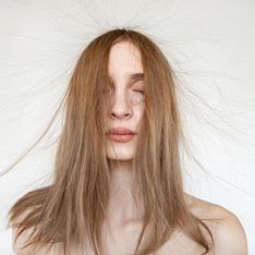 Les astuces à connaître pour éviter les cheveux électriques