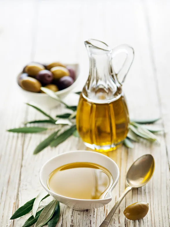 Hidrata, nutre y repara: los beneficios del aceite de oliva en el cabello