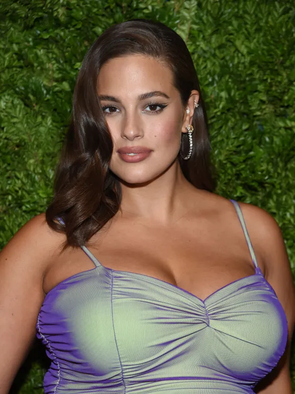 Ashely Graham desvela el sexo de su bebé: ¡es un niño!