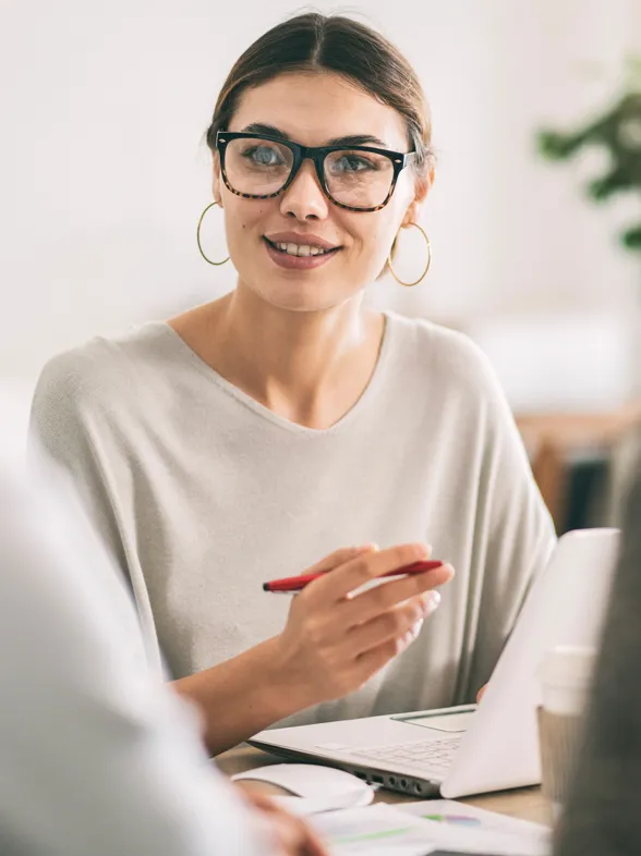 ¿Te cuesta ser asertiva en el trabajo? 10 consejos que pueden ayudarte