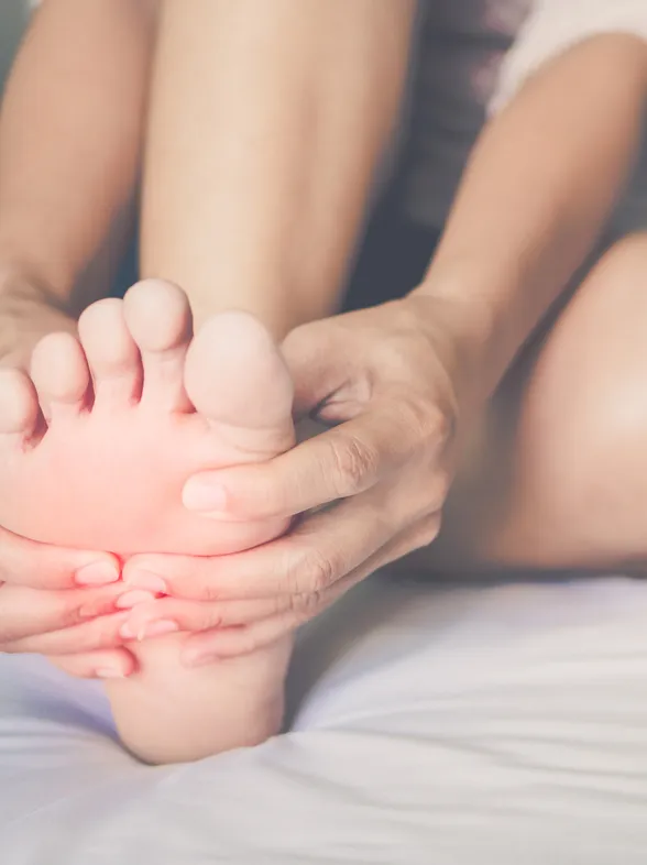 Fascitis plantar: qué es, cómo detectarla y consejos para prevenirla
