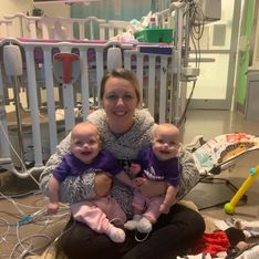 Nées à 22 semaines, ces jumelles prématurées ont fêté leur premier anniversaire