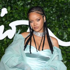 En total look vert d'eau, Rihanna nous offre une vraie leçon de style