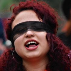 'Por las que no pueden hacerlo en la calle': diputadas turcas cantan 'El violador eres tú'