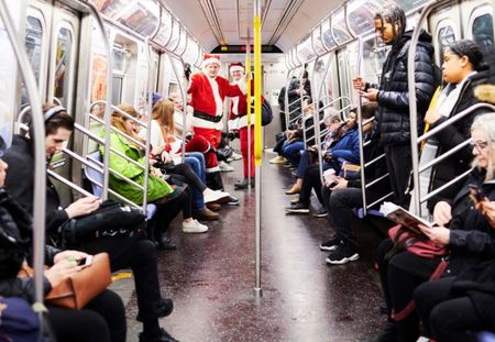 Les New-Yorkais chantent All I Want for Christmas is you dans le métro et nous réchauffent le cœur