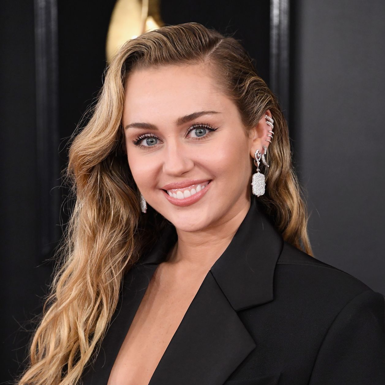 Miley Cyrus se laisse tenter par la coupe mulet... et voilà le résultat !