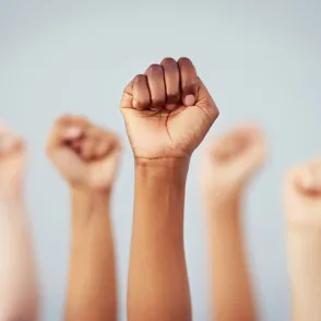 La Junta de Andalucía retira las ayudas que prestaba 241 ONG y organizaciones de mujeres