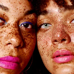 Bella y comprometida: 8 iniciativas de moda y cosmética solidarias