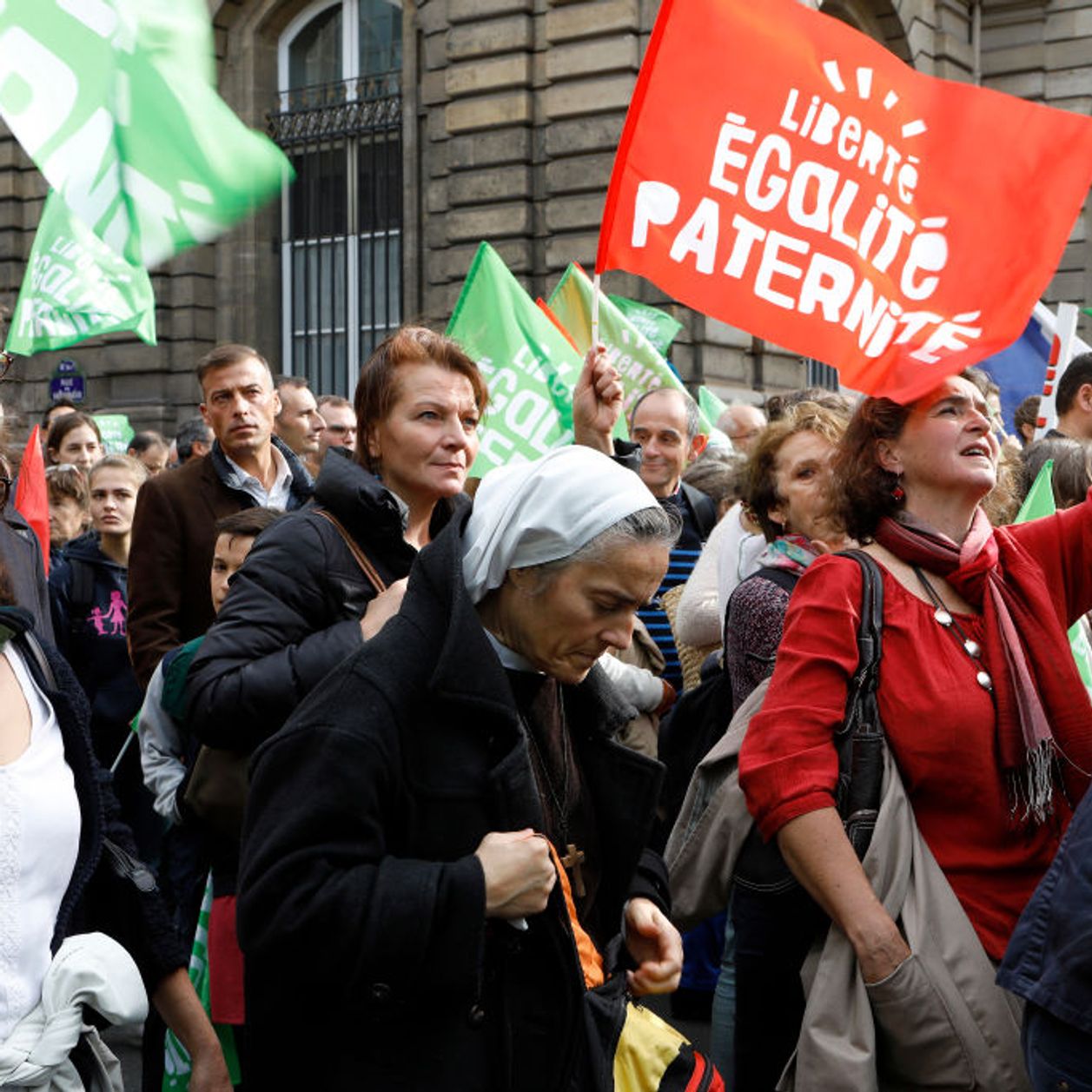 Les militants anti-PMA manifestent à Paris contre la loi bioéthique