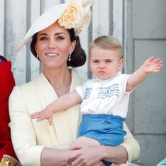 En sortie au musée avec sa nounou, le prince Louis a bien grandi !