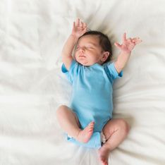 Couchage de bébé, les pédiatres alertent sur les risques de certains équipements pour les tout-petits