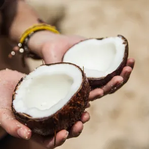 Más que una crema hidratante: ¿conoces todas las propiedades del aceite de coco?