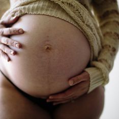 Línea alba durante el embarazo: ¿por qué aparece y qué significa?