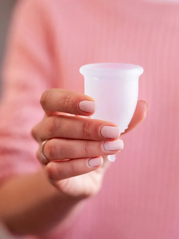 ¿Cómo colocarte la copa menstrual para sentirte 100% segura con ella?
