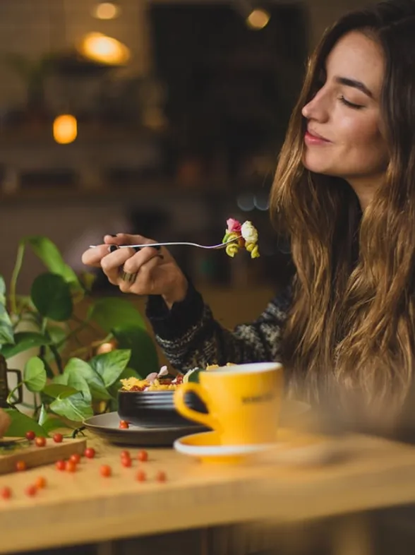 Estos son los 7 alimentos prohibidos en una dieta saludable