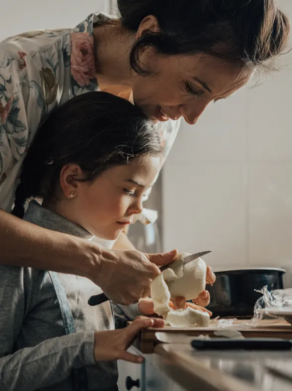 Cocinar en familia: estas son las mejores recetas para preparar con niños