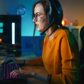 “Nerfeadas”, alegato por las mujeres y retrato del machismo en la industria de los videojuegos