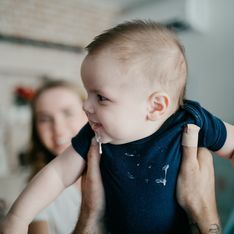 Rigurgito nel neonato: quali sono le cause, come limitarlo e in cosa si differenzia dal reflusso