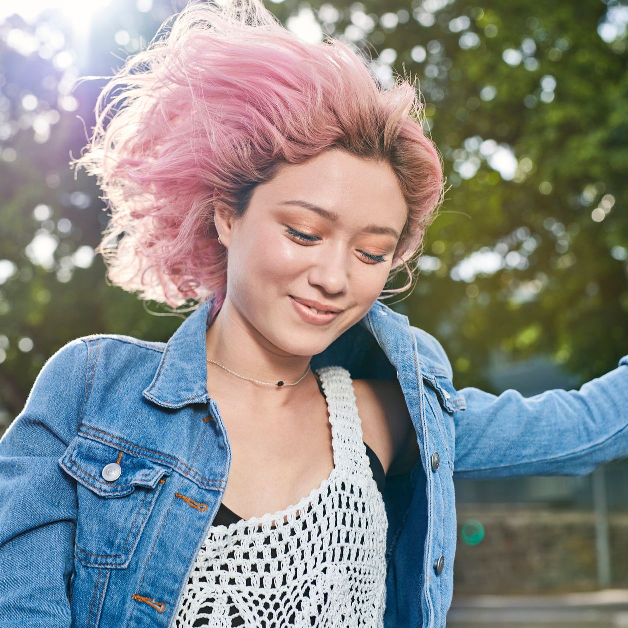 Bleaching your hair at home is possible and we know how to do it
