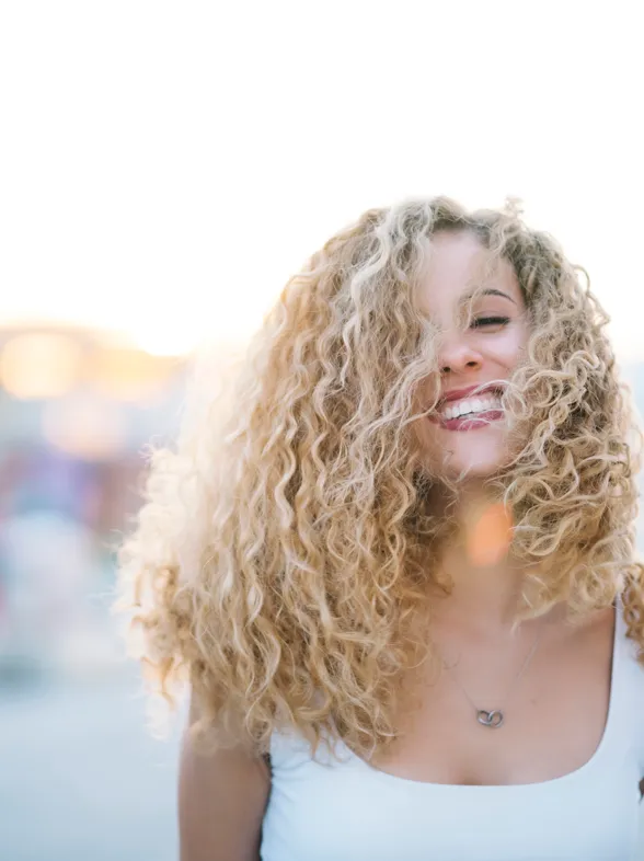 Así es el método curly: presume de rizos en solo 4 pasos