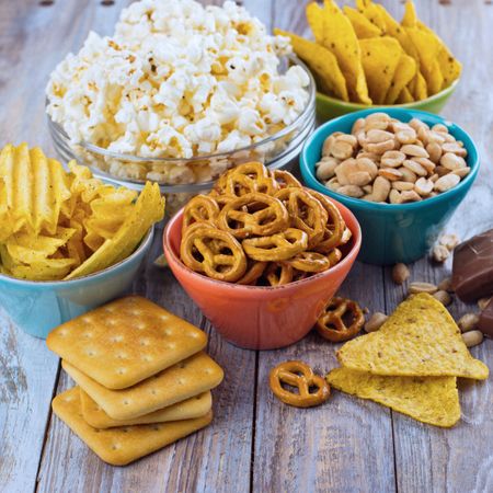 Snacks calóricos: cantidad de calorías de los alimentos para picar