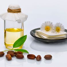 Olio di jojoba: un prodotto versatile per pelle, corpo e capelli