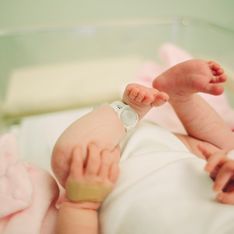 Un  bébé naît avec le stérilet de sa mère dans sa main