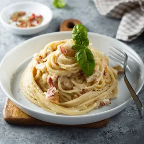 Spaghetti Carbonara ohne Ei: Blitz-Rezept in nur 15 Minuten