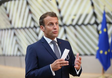 Pour Emmanuel Macron, il n'y aura pas de masques gratuits pour tout le monde