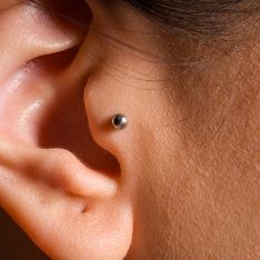 Piercing trago: quanto può essere doloroso il più trendy dei piercing all'orecchio?