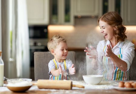 Voilà LA recette de crêpes, facile et rapide, à faire avec les enfants