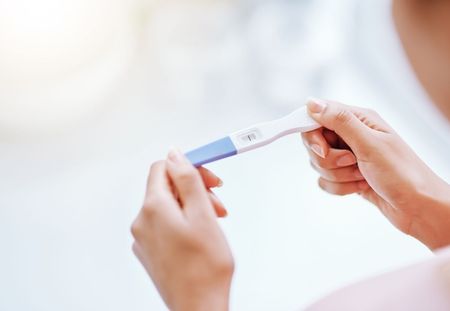 Je n’arrive pas à tomber enceinte : les causes les plus courantes et les solutions possibles