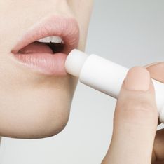 Lippenbalsam im Test: Kleine Beauty-Helfer für zarte Lippen