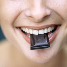 Cioccolato fondente dieta: quale scegliere e quanto mangiarne per dimagrire