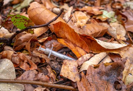 Deux enfants se piquent avec une seringue usagée dans un parc de Montpellier