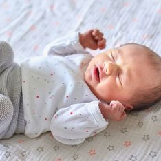 Beistellbetten für Babys: Weshalb ein Zustellbett total praktisch ist!
