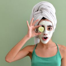 Maschera viso fai da te contro i brufoli: le ricette più efficaci per idratare la pelle